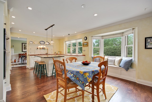 2 Dover Dr, Oak Brook, IL 60523 photo 6