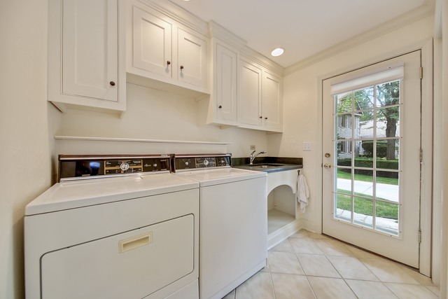 2 Dover Dr, Oak Brook, IL 60523 photo 18