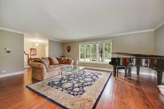 2 Dover Dr, Oak Brook, IL 60523 photo 3