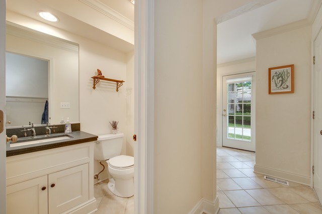 2 Dover Dr, Oak Brook, IL 60523 photo 19