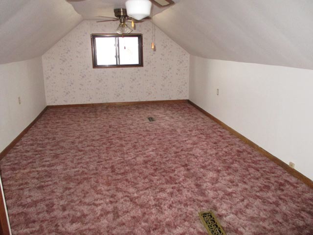 120 E 5th St, Spring Valley, IL 61362 photo 7
