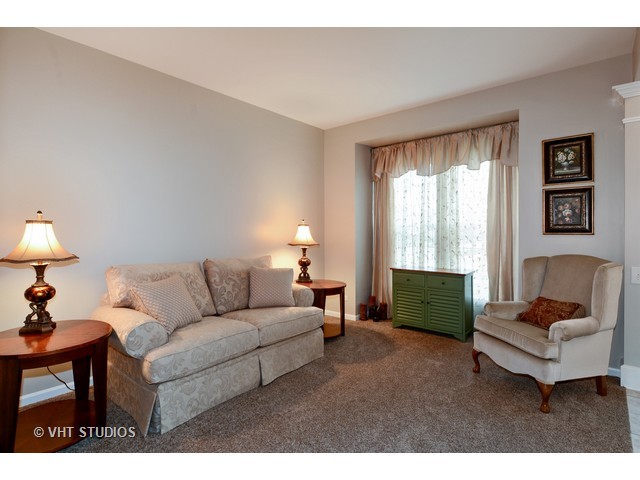 2875 Moray Ct, Aurora, IL 60503 photo 4