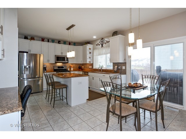 2875 Moray Ct, Aurora, IL 60503 photo 8