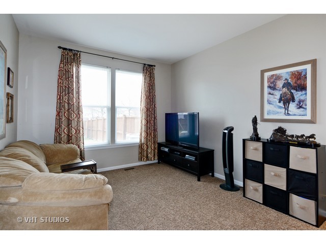 2875 Moray Ct, Aurora, IL 60503 photo 11