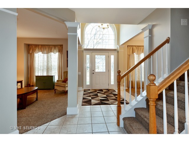 2875 Moray Ct, Aurora, IL 60503 photo 3