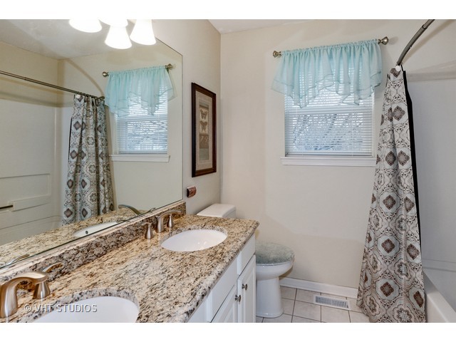 2875 Moray Ct, Aurora, IL 60503 photo 17