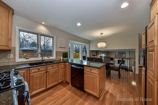 1405 N Summit St, Wheaton, IL 60187 photo 6