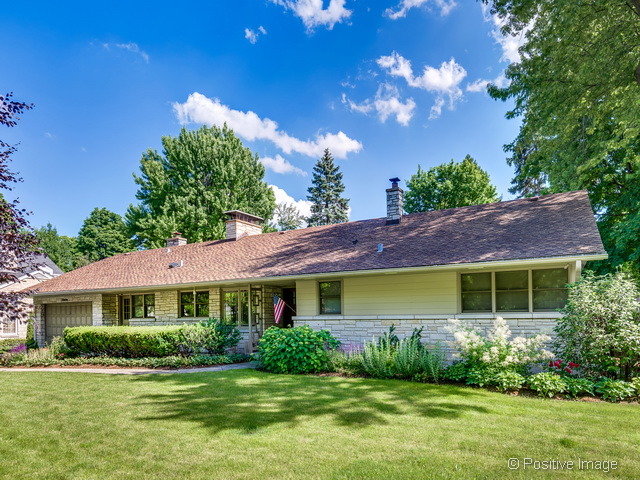 25 Briar Rd, Golf, IL 60029 photo 1