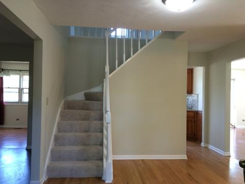 799 Randi Ln, Hoffman Estates, IL 60169 photo 3