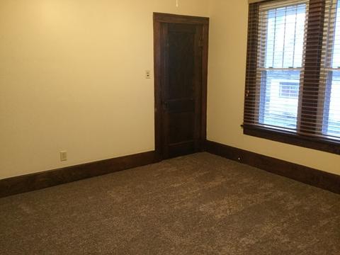 512 E Oak St, Watseka, IL 60970 photo 17