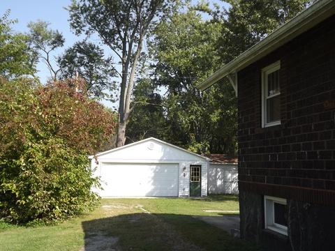 512 E Oak St, Watseka, IL 60970 photo 22