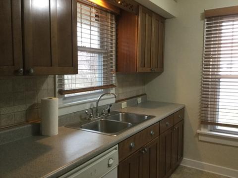 512 E Oak St, Watseka, IL 60970 photo 6