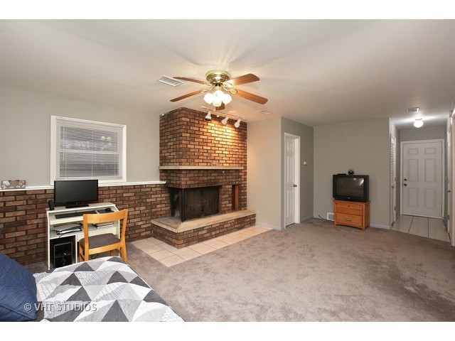 657 Eichler Dr, West Dundee, IL 60118 photo 15