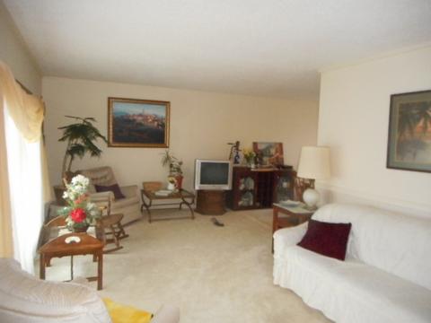 996 Concord Dr, Bartlett, IL 60103 photo 2