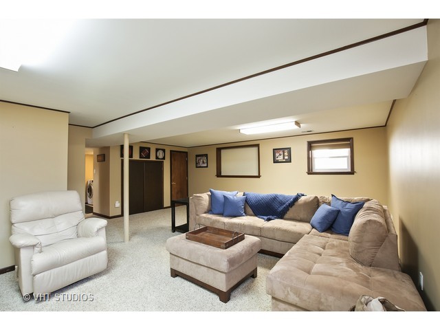 105 Coral Ln, Wheeling, IL 60090 photo 7