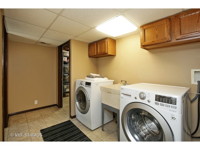 105 Coral Ln, Wheeling, IL 60090 photo 13