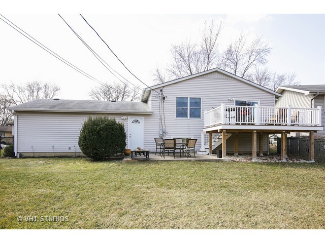 105 Coral Ln, Wheeling, IL 60090 photo 15