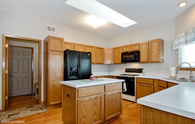 810 Hackberry Ln, Algonquin, IL 60102 photo 2