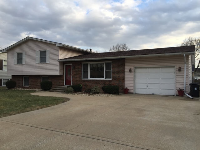 820 26th St, Peru, IL 61354 photo 1