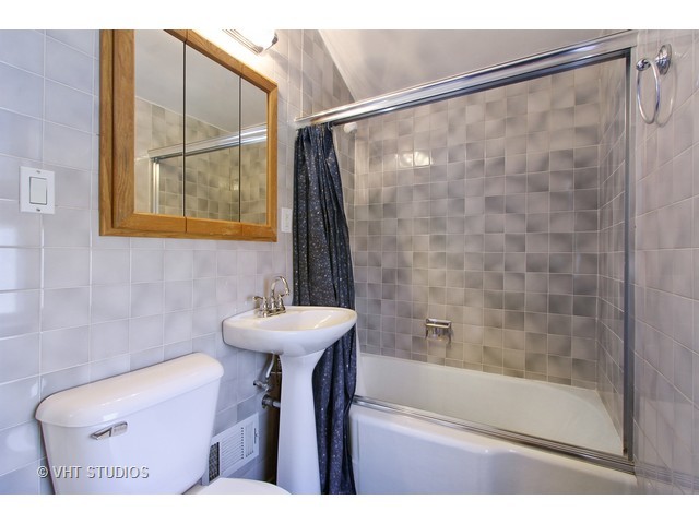 345 S Warrington Rd, Des Plaines, IL 60016 photo 8