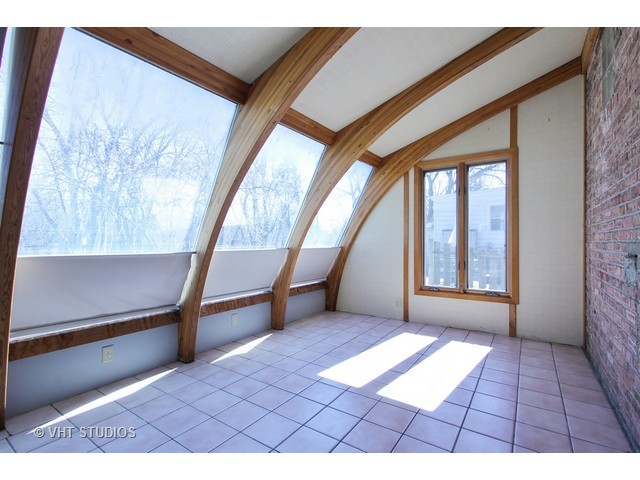 345 S Warrington Rd, Des Plaines, IL 60016 photo 9
