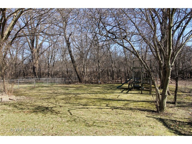 345 S Warrington Rd, Des Plaines, IL 60016 photo 10