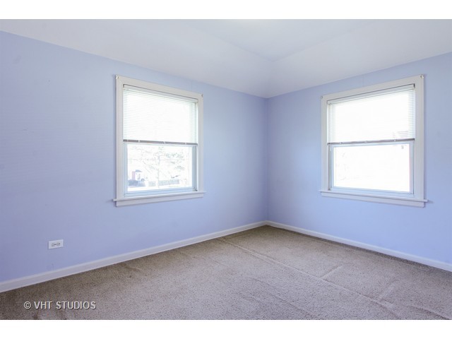 345 S Warrington Rd, Des Plaines, IL 60016 photo 7