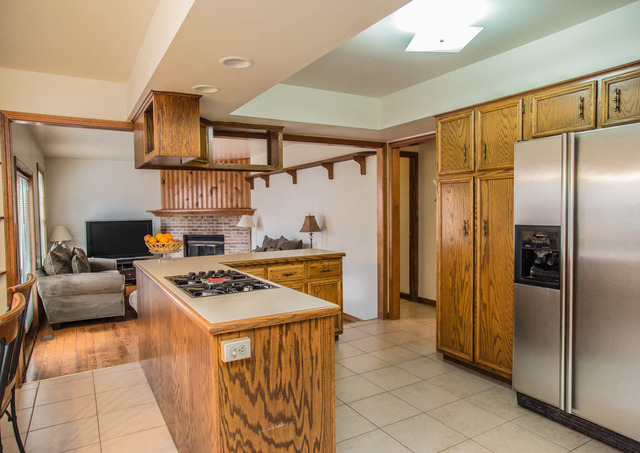 520 Hampton Cir, Bartlett, IL 60103 photo 9