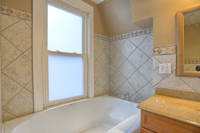 402 N Edwin St, Champaign, IL 61821 photo 17