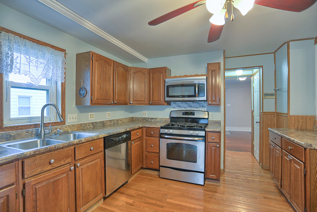 402 N Edwin St, Champaign, IL 61821 photo 7