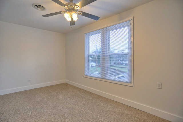 402 N Edwin St, Champaign, IL 61821 photo 12