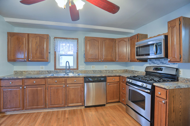 402 N Edwin St, Champaign, IL 61821 photo 9