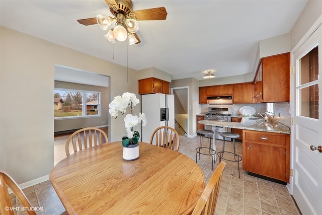 7802 Brookhaven Ave, Darien, IL 60561 photo 2