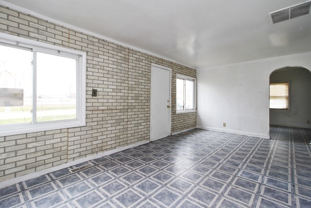 1414 E Willow St, Kankakee, IL 60901 photo 2