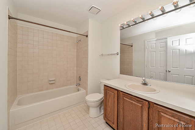 721 Ripple Brook Ln, Elgin, IL 60120 photo 13