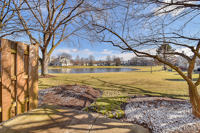 721 Ripple Brook Ln, Elgin, IL 60120 photo 2