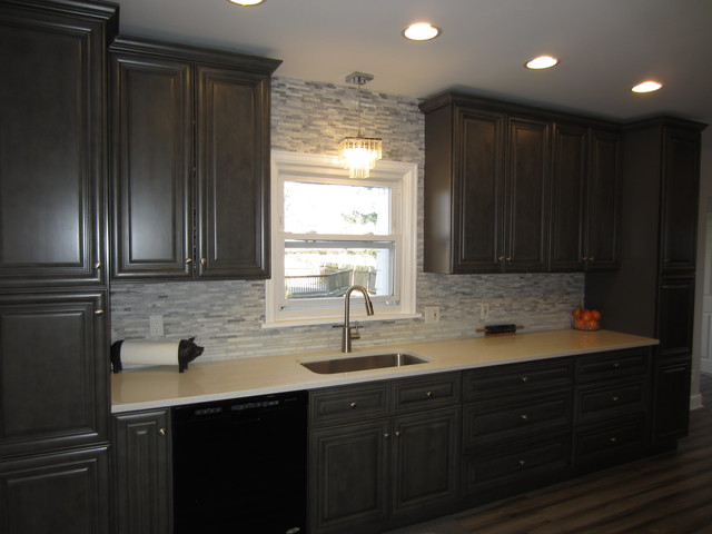 550 E 3rd St, Lockport, IL 60441 photo 4