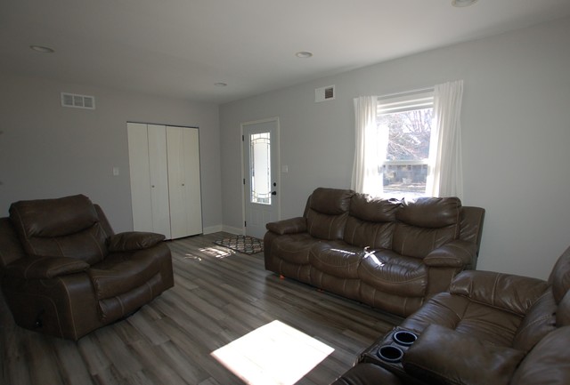 550 E 3rd St, Lockport, IL 60441 photo 7