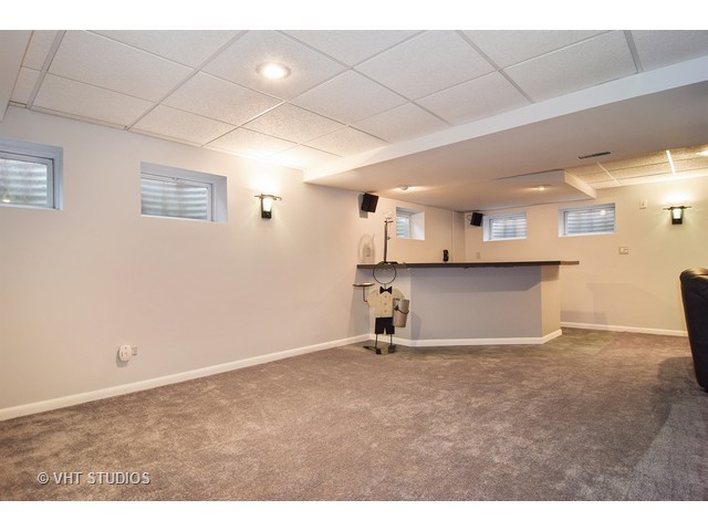 255 Gatewood Ln, Bartlett, IL 60103 photo 8