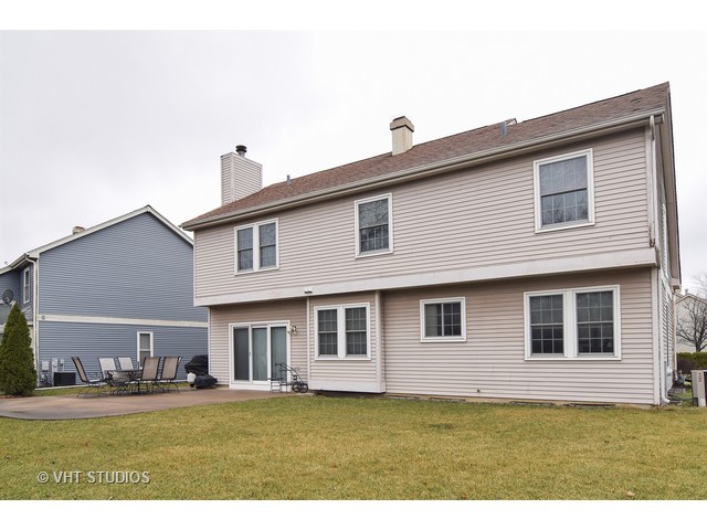 255 Gatewood Ln, Bartlett, IL 60103 photo 15