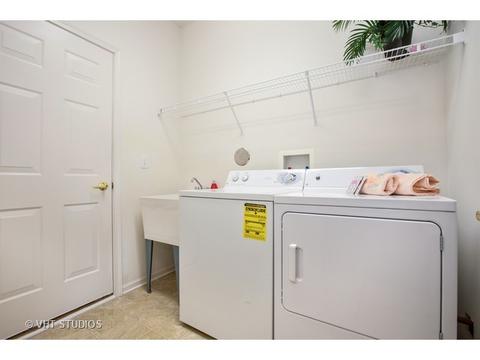 2469 Rolling Ridge Ln, Elgin, IL 60124 photo 12