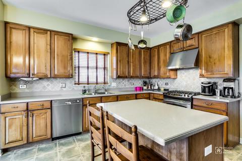 1000 Grayhawk Dr, Algonquin, IL 60102 photo 8