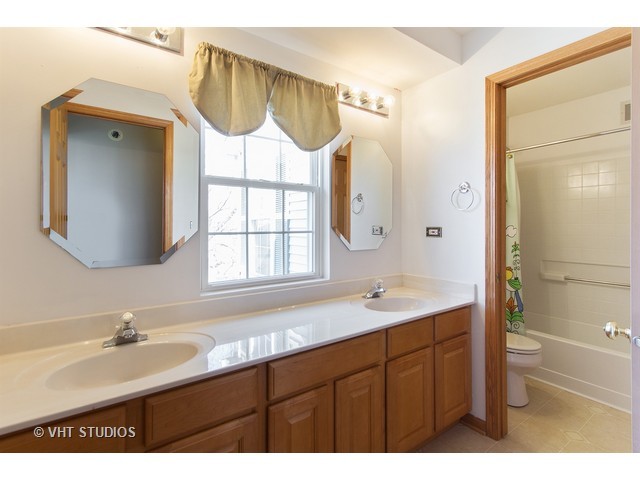 153 Eisenhower Dr, Oswego, IL 60543 photo 14