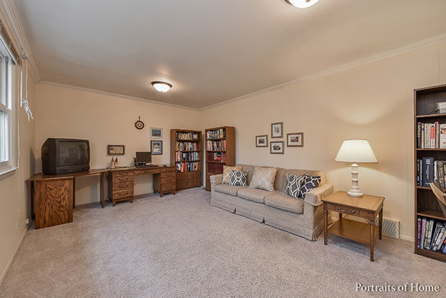 1876 Briarcliffe Blvd, Wheaton, IL 60189 photo 7