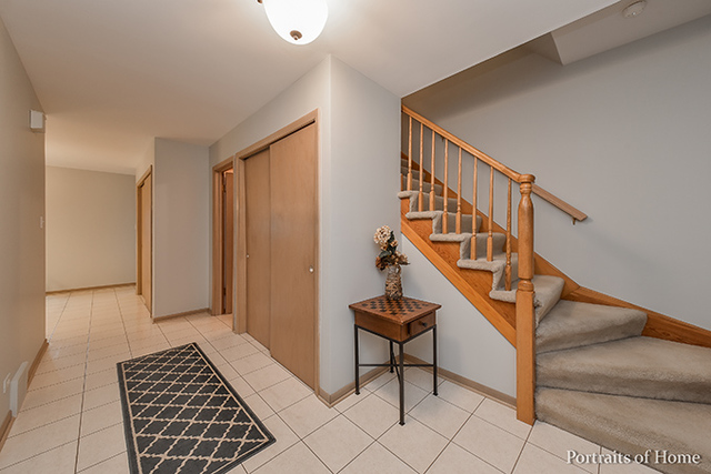 1876 Briarcliffe Blvd, Wheaton, IL 60189 photo 9