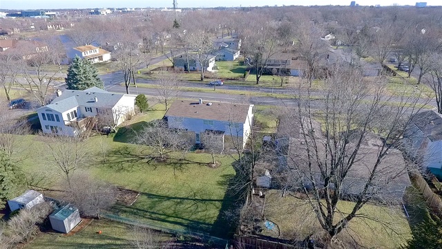 1876 Briarcliffe Blvd, Wheaton, IL 60189 photo 23