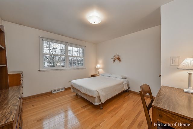 1876 Briarcliffe Blvd, Wheaton, IL 60189 photo 13