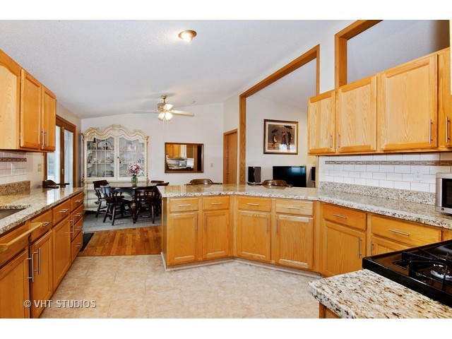 2503 Alton Rd, Mchenry, IL 60050 photo 4