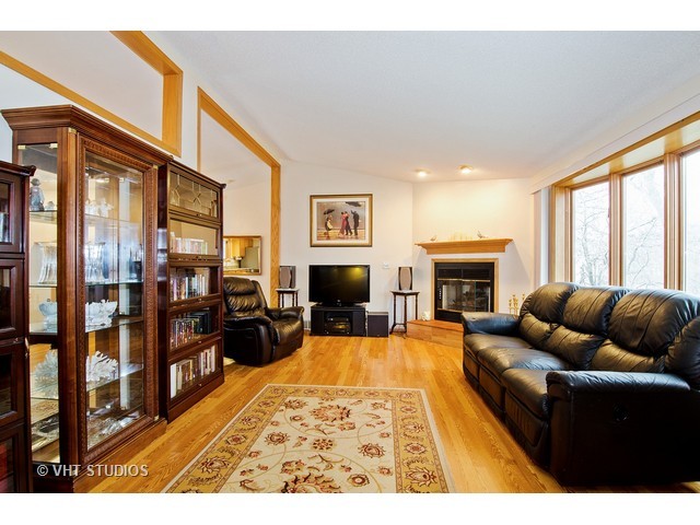 2503 Alton Rd, Mchenry, IL 60050 photo 3