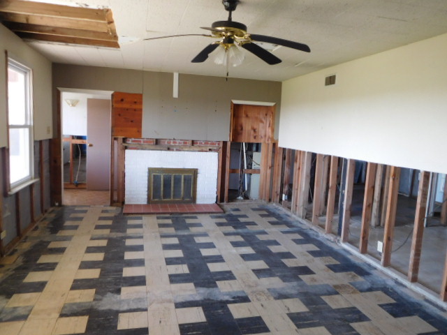 107 E North St, Thomasboro, IL 61878 photo 3